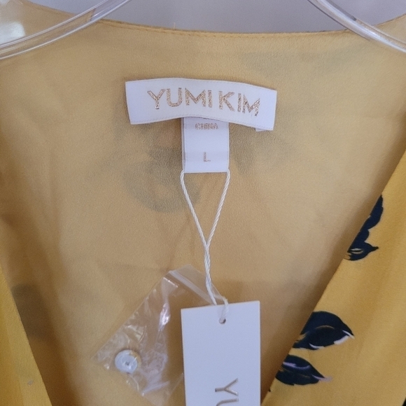 Yumi Kim Queen Bee Wrap Blouse Floral Print Size Large - Picture 10 of 11